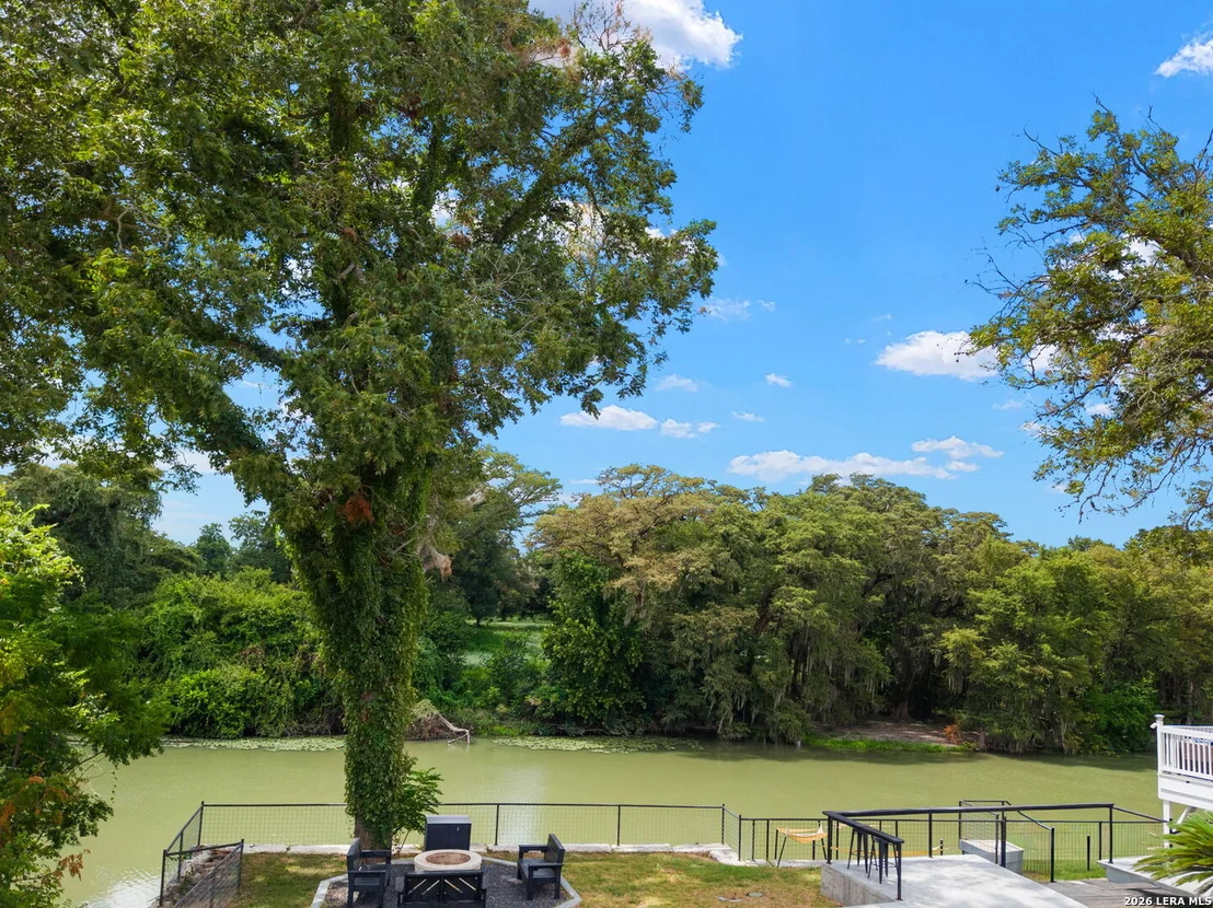 Photo of 34 river oak