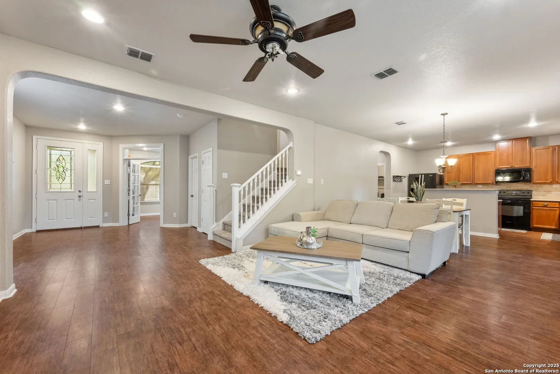 Photo of 204 Lone Star