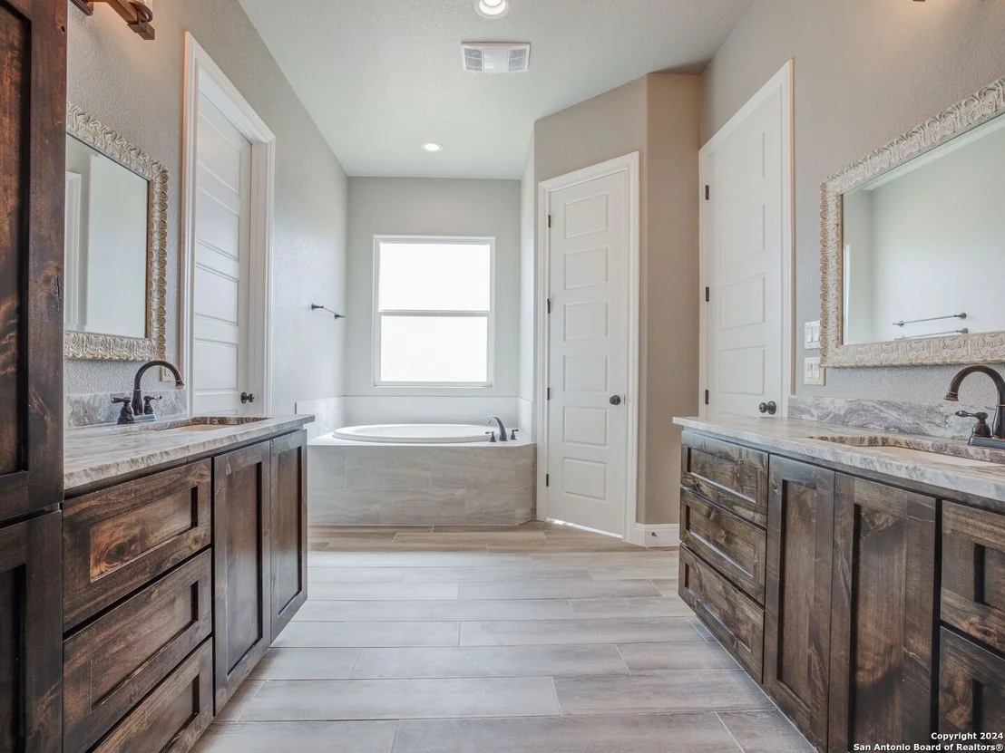 Photo of 1027 CR 319