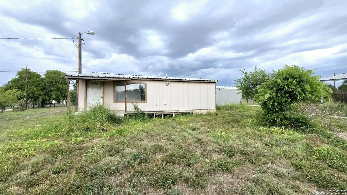 Photo of 374 COUNTY ROAD 574
