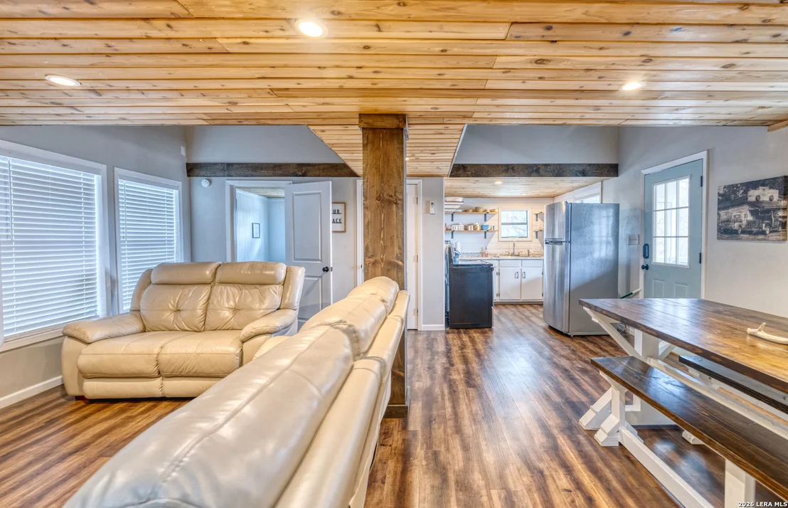 Photo of 1674 Flat Rock
