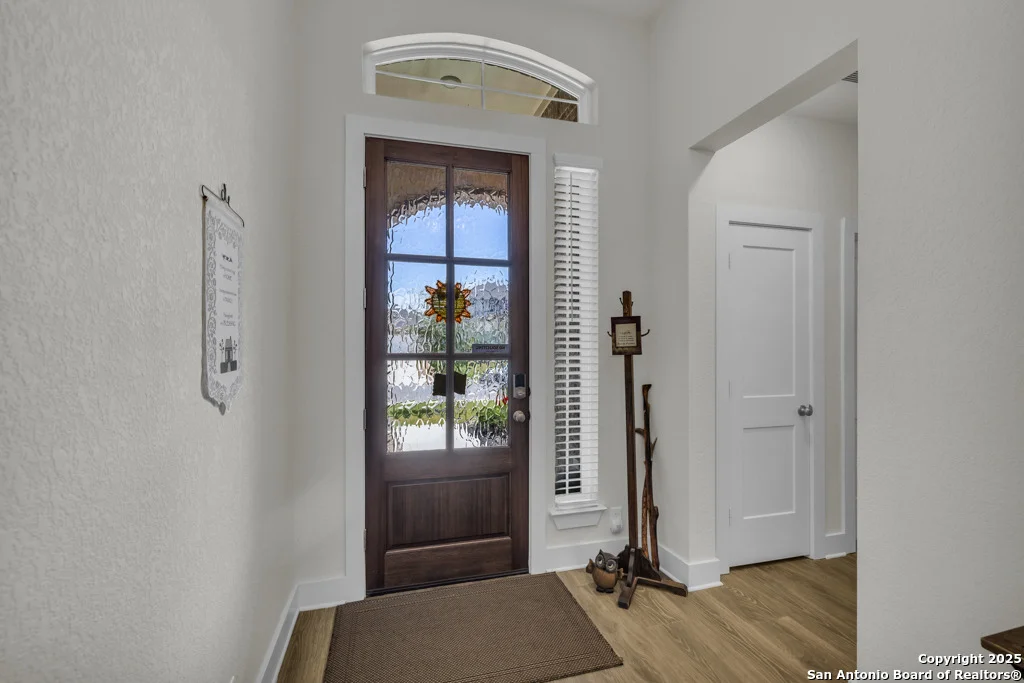 Photo of 929 Rench