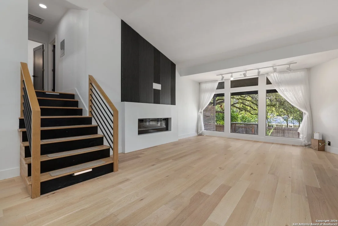 Photo of 1102 Mount Eden Dr