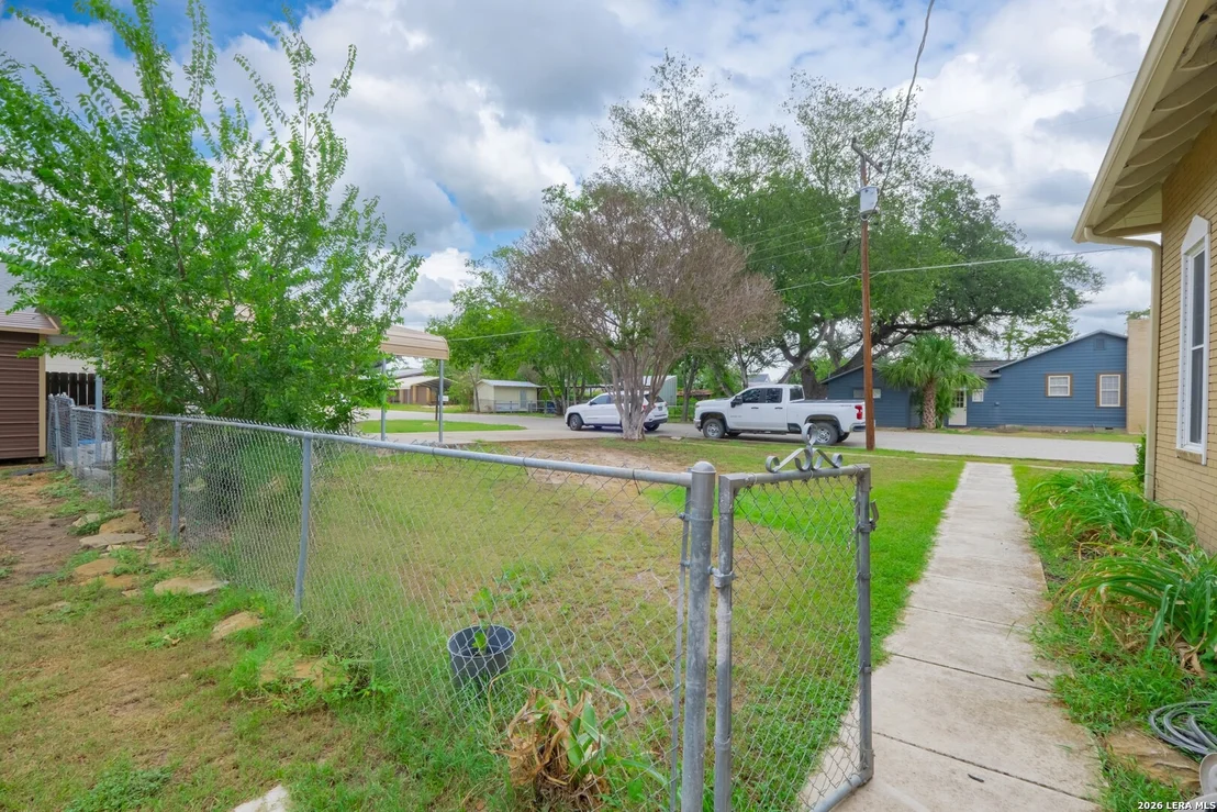 Photo of 301 Jefferson Dr