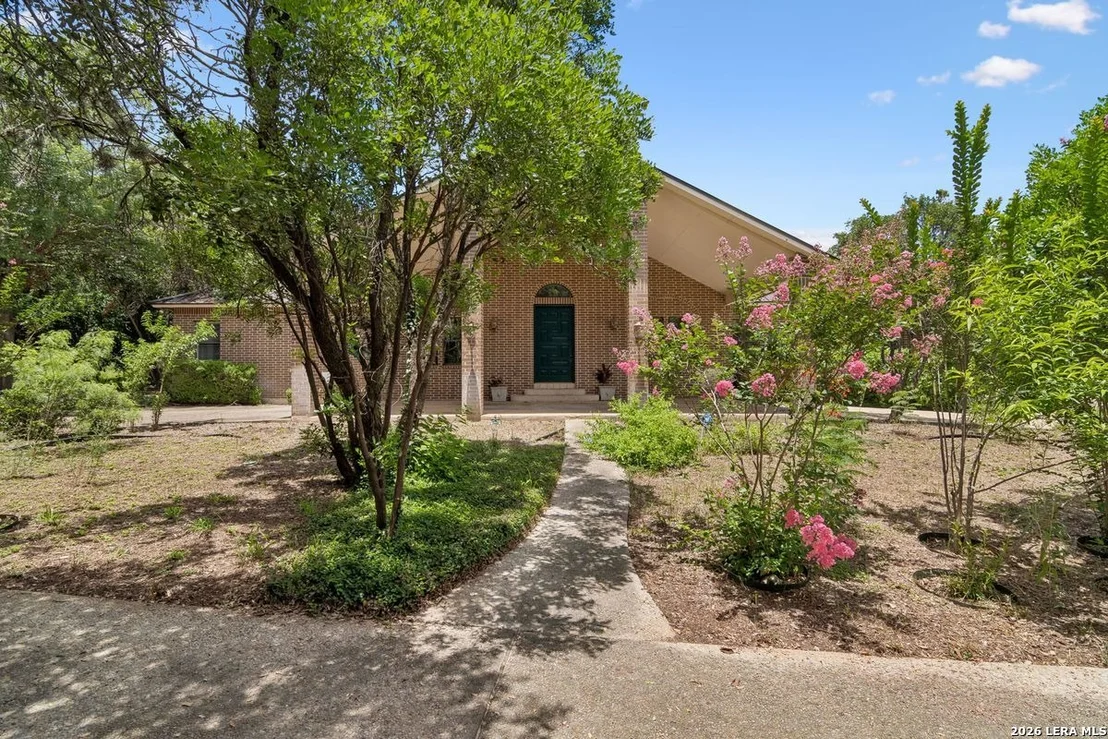 Photo of 237 CREST TRL