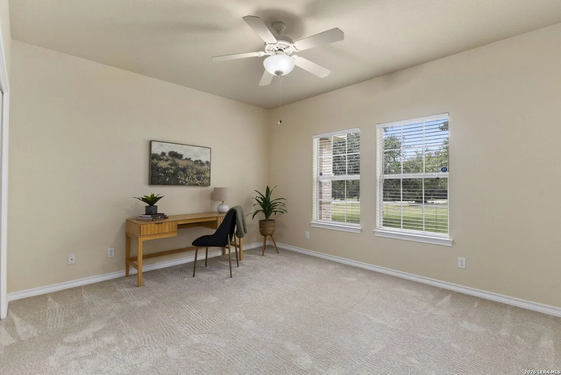 Photo of 128 Comal Oak