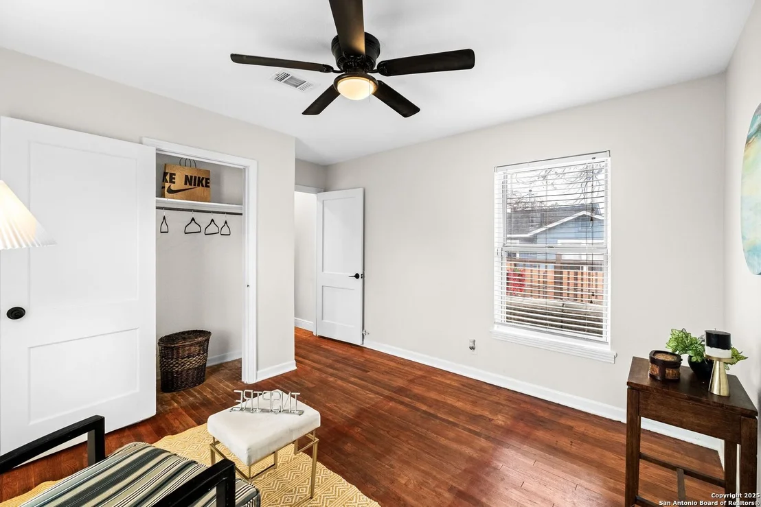 Photo of 823 GREER ST