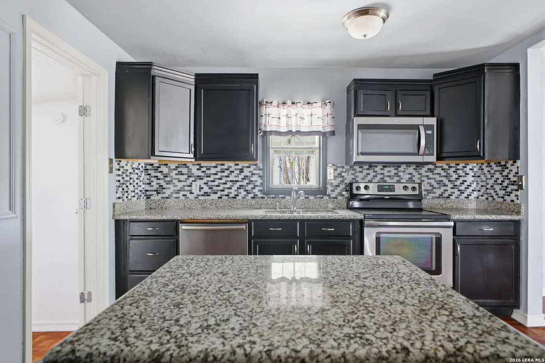 Photo of 772 Cresthill Rd