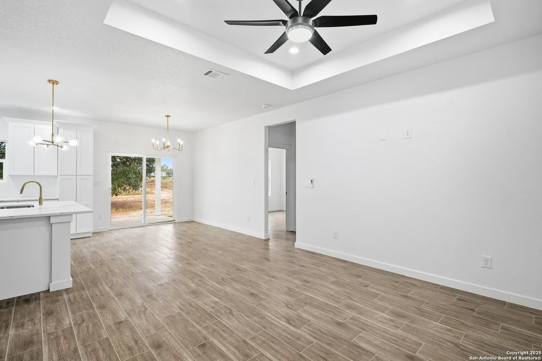 Photo of 15129 Norvell