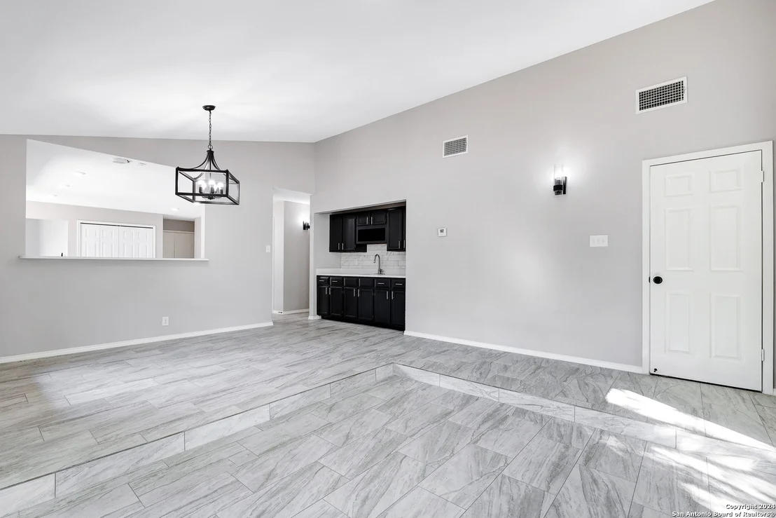 Photo of 10316 ROYAL MEADOWS