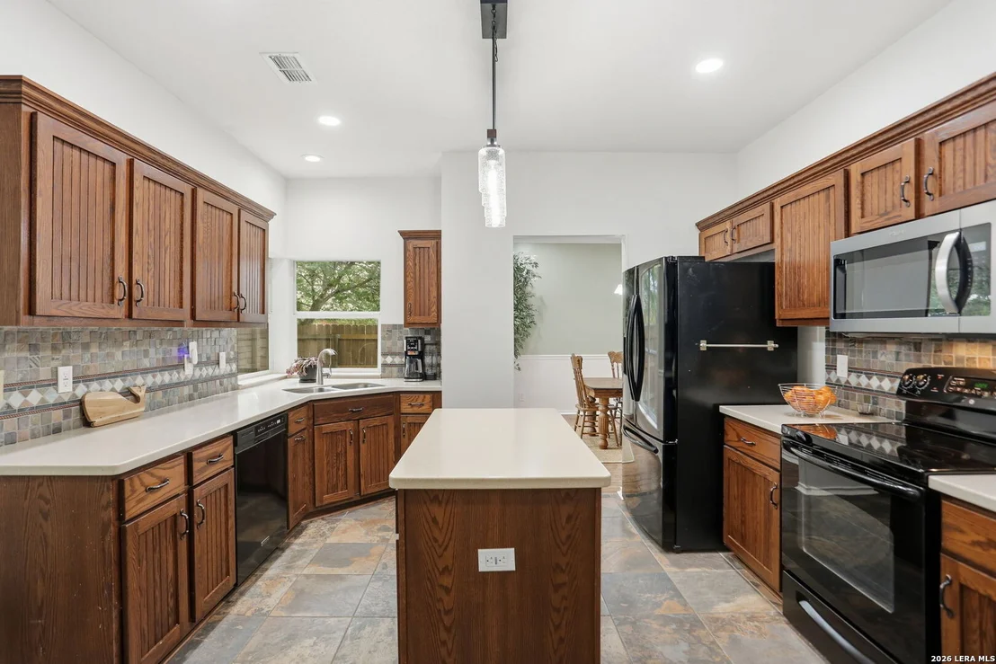 Photo of 21139 Simi Valley Dr