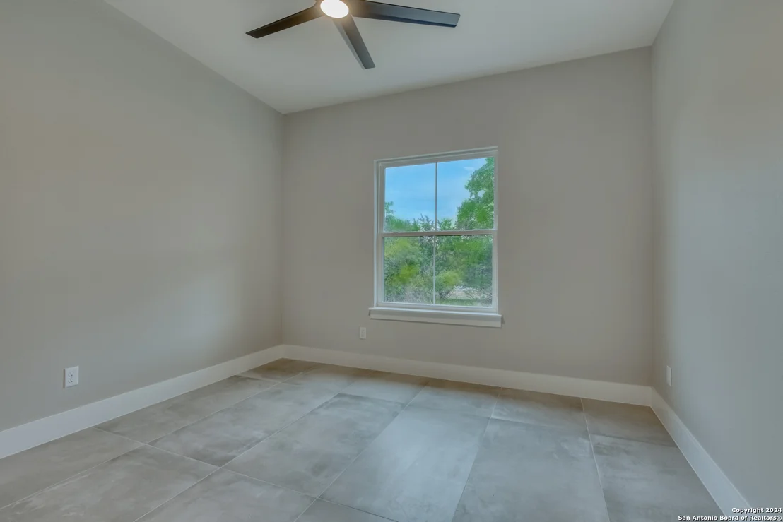 Photo of 103 N Lon Price