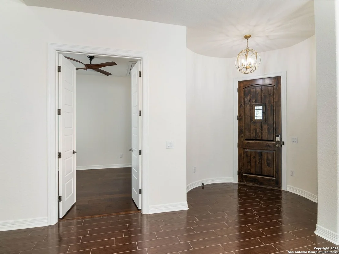 Photo of 7222 BLUFF RUN