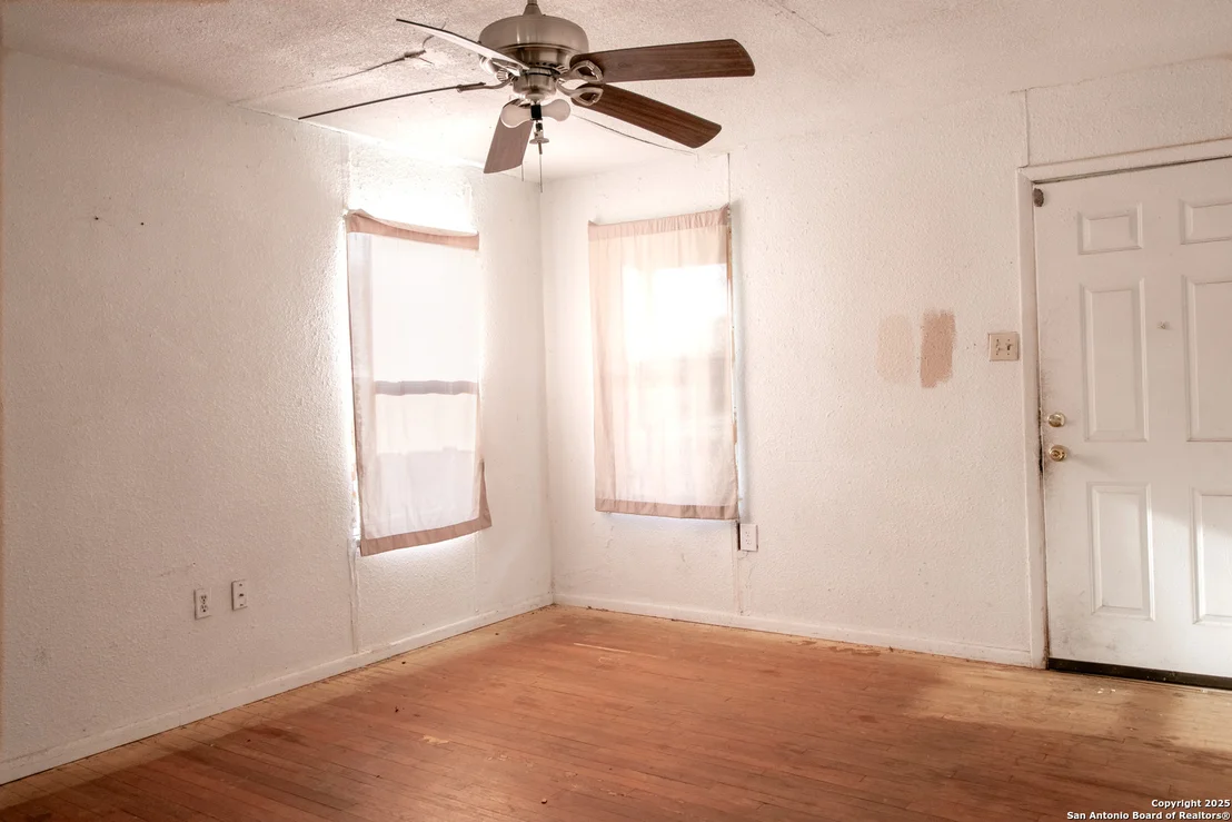 Photo of 127 Roosevelt Dr