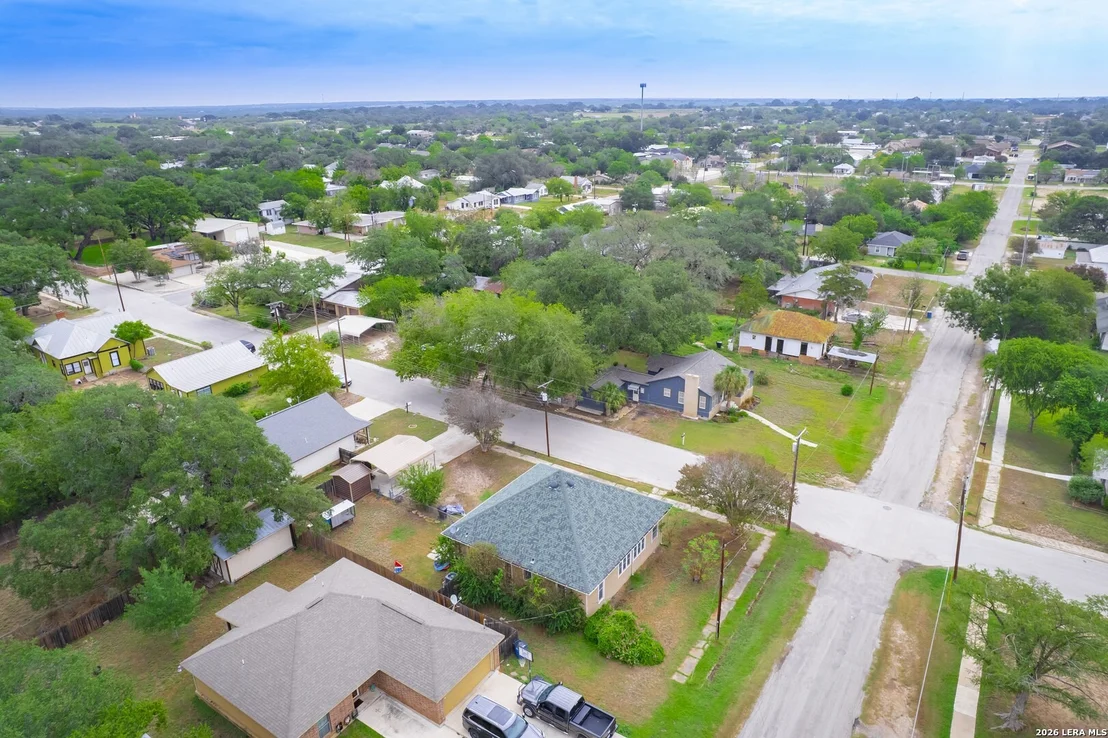 Photo of 301 Jefferson Dr
