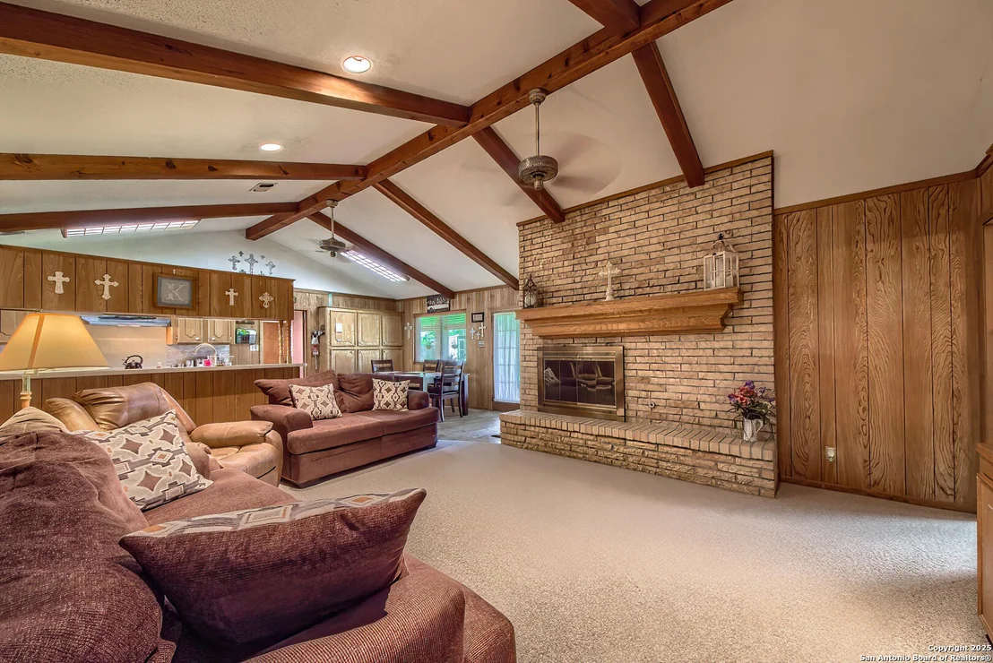 Photo of 1206 Acorn