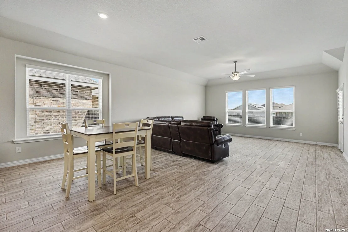 Photo of 8132 Dublin Frst