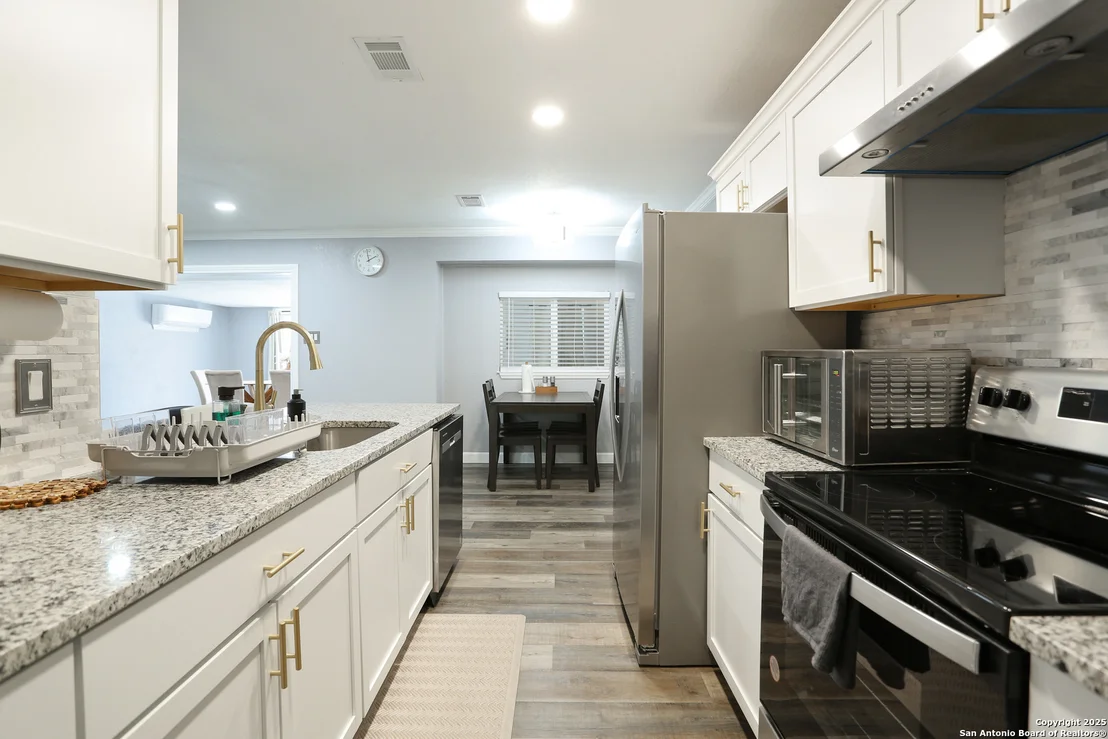 Photo of 750 WAYSIDE DR