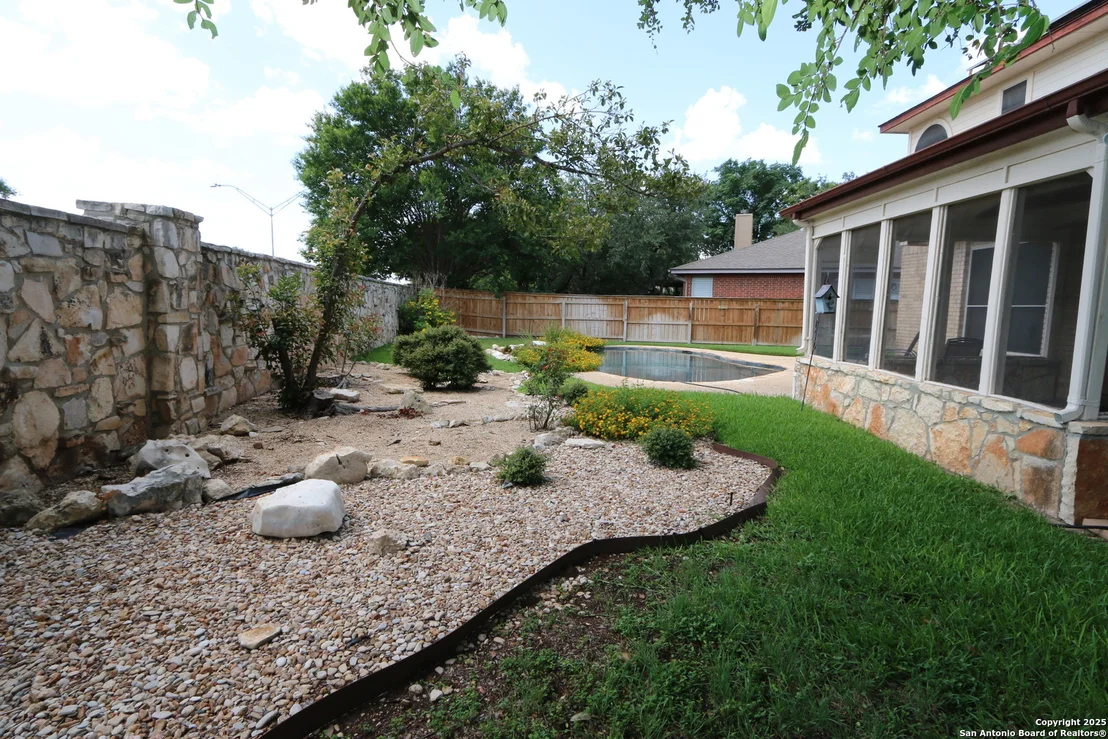 Photo of 4922 Rosemoss