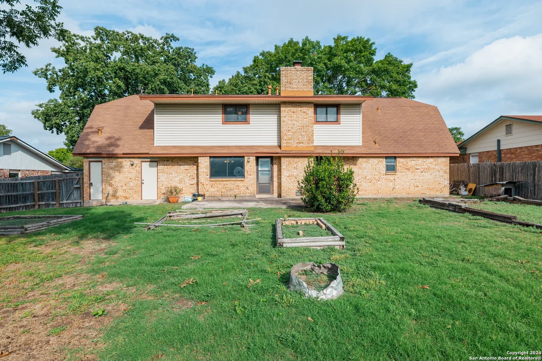 Photo of 6018 GRAND Point