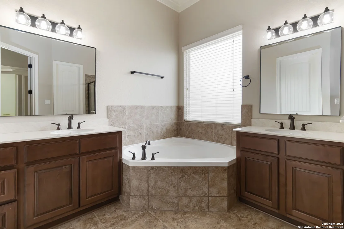 Photo of 1012 Rivers Peak