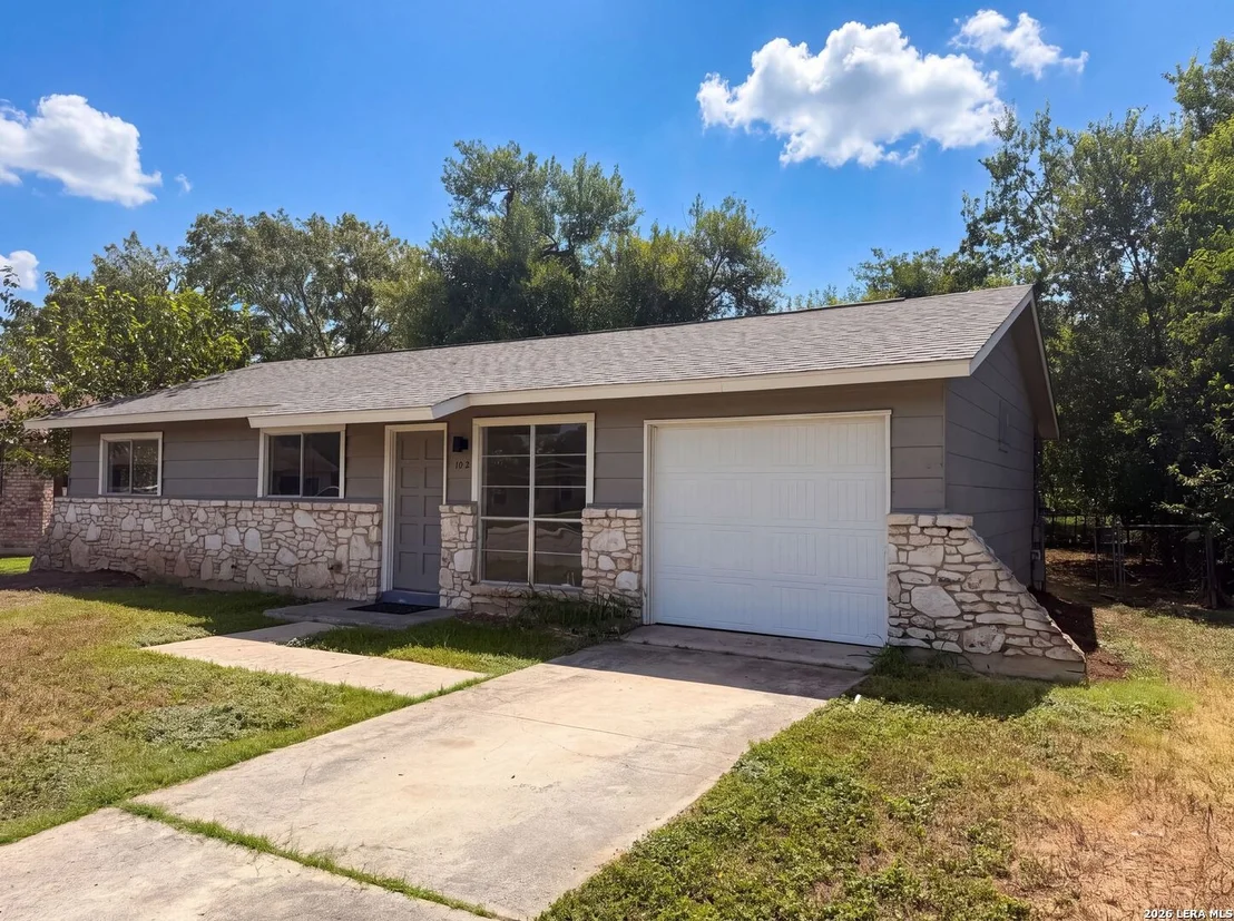 Photo of 102 DARTMOOR DR