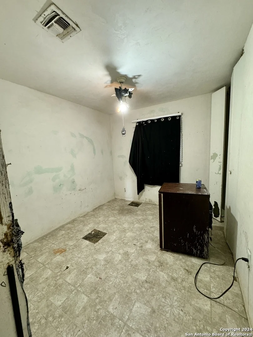 Photo of 122 Dumont