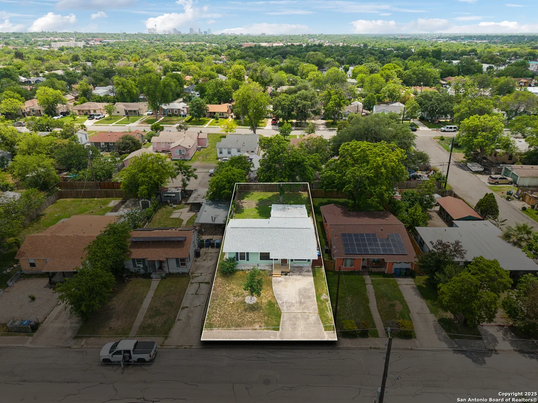 Photo of 630 Lovera