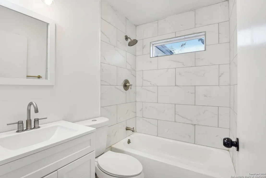 Photo of 843 Deely Place