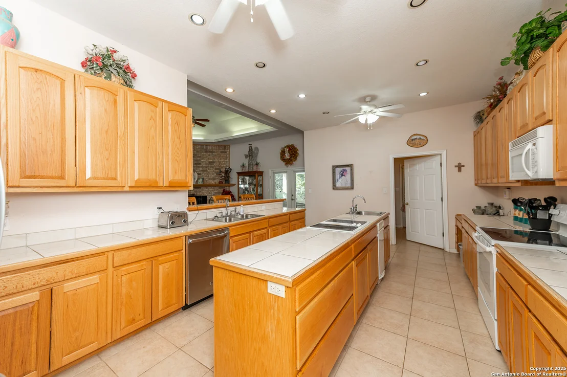 Photo of 840 W RANCH ROAD 337