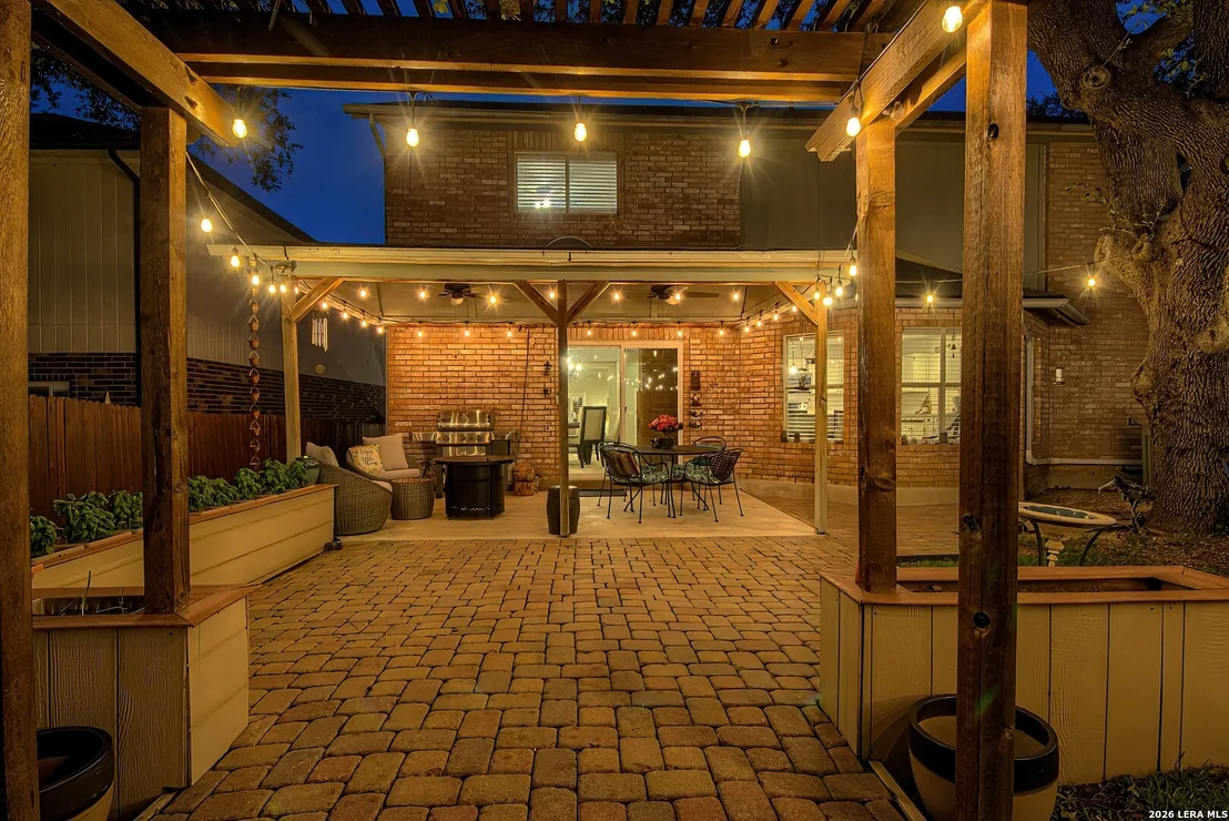Photo of 2422 Thrasher Oak