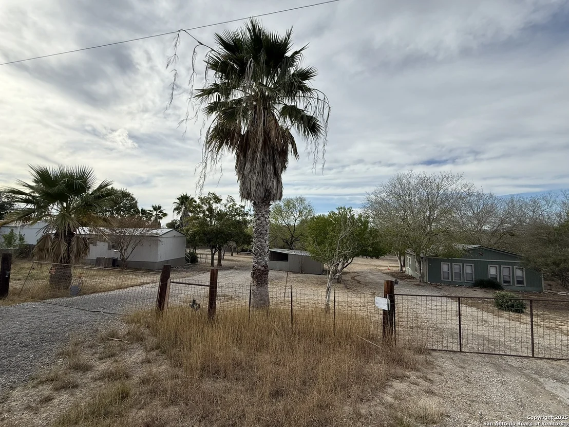 Photo of 123 Choke Canyon Estates