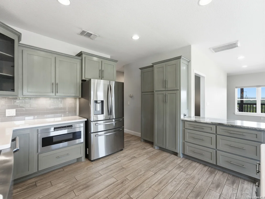 Photo of 412 Bear Springs Trl