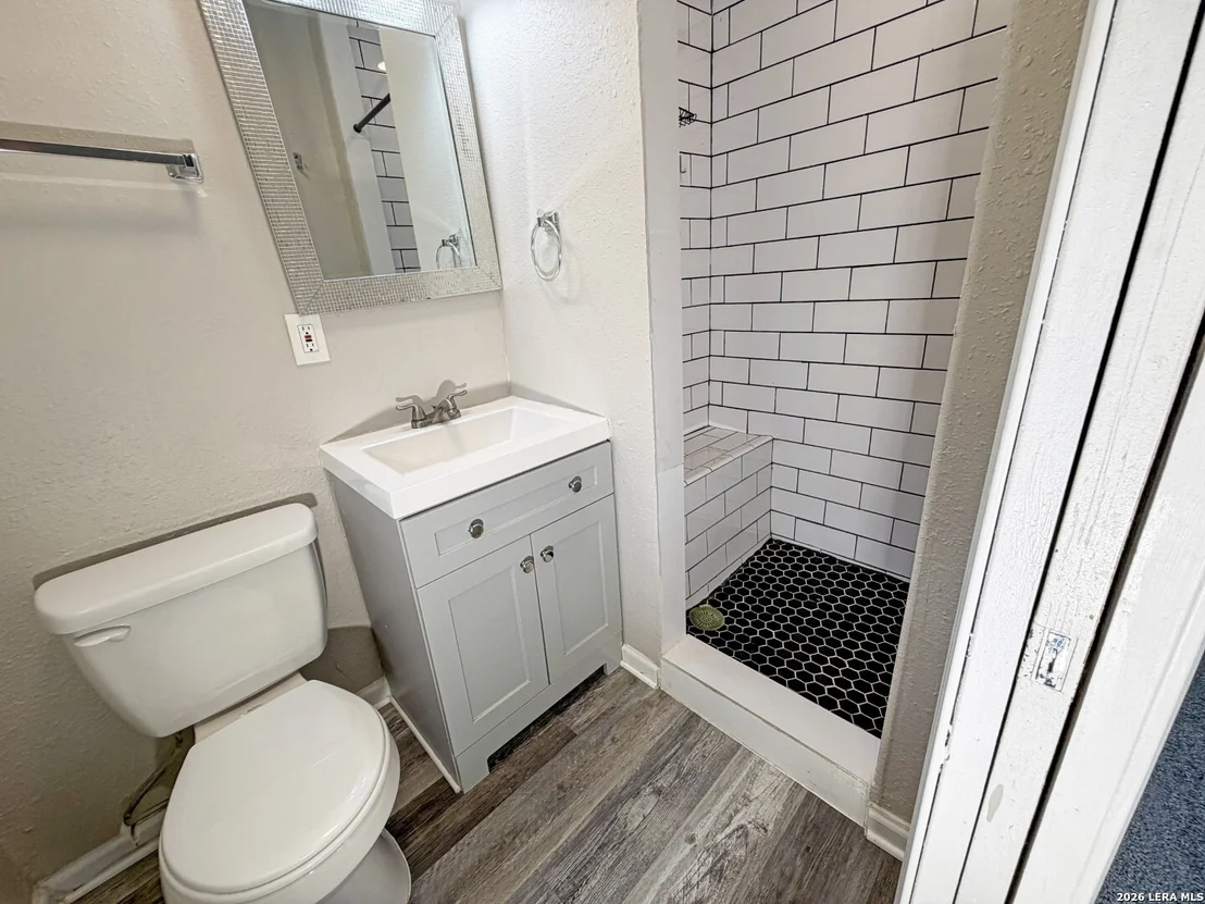 Photo of 209 SCOTT AVE