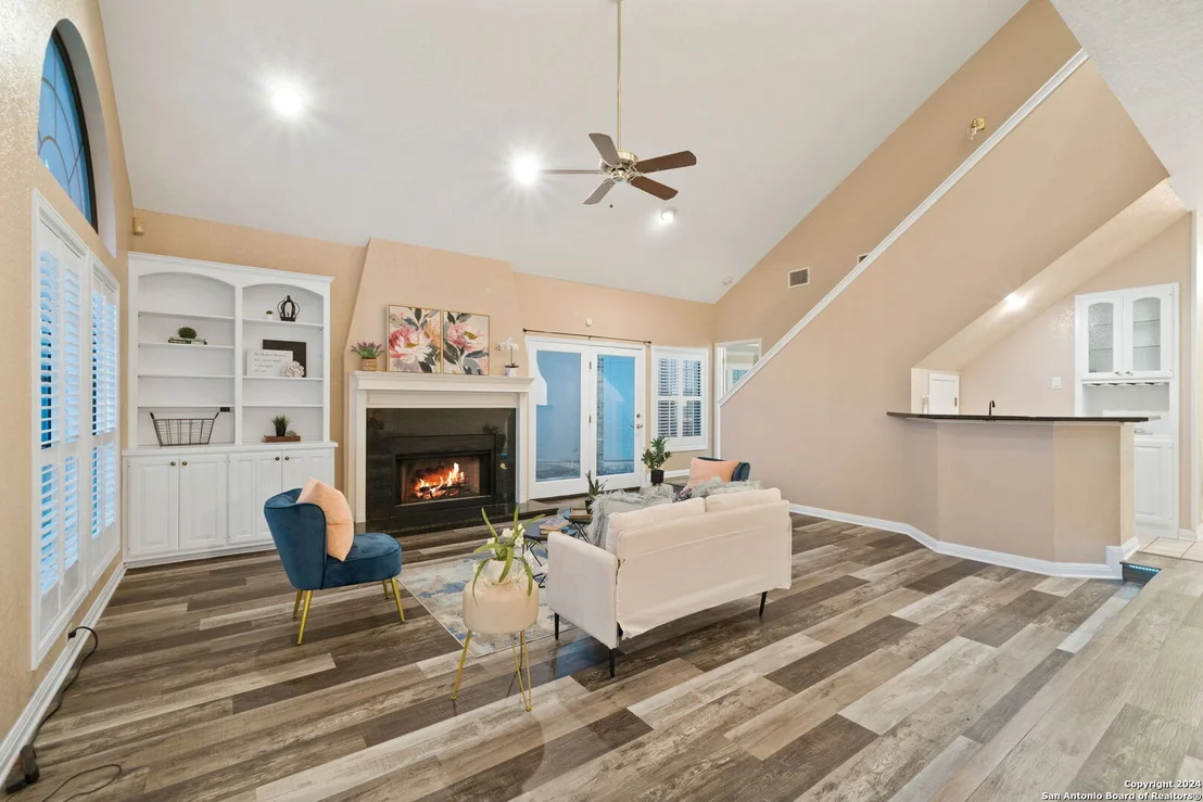 Photo of 15731 DEER CREST