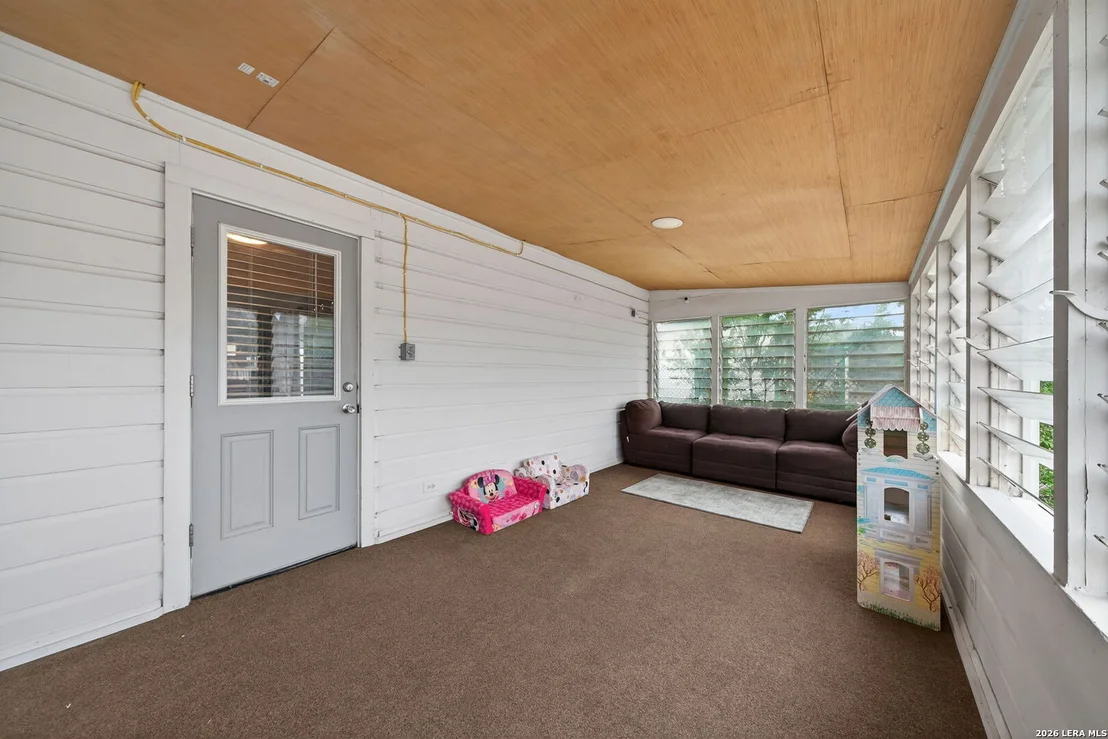 Photo of 303 Winburn Ave