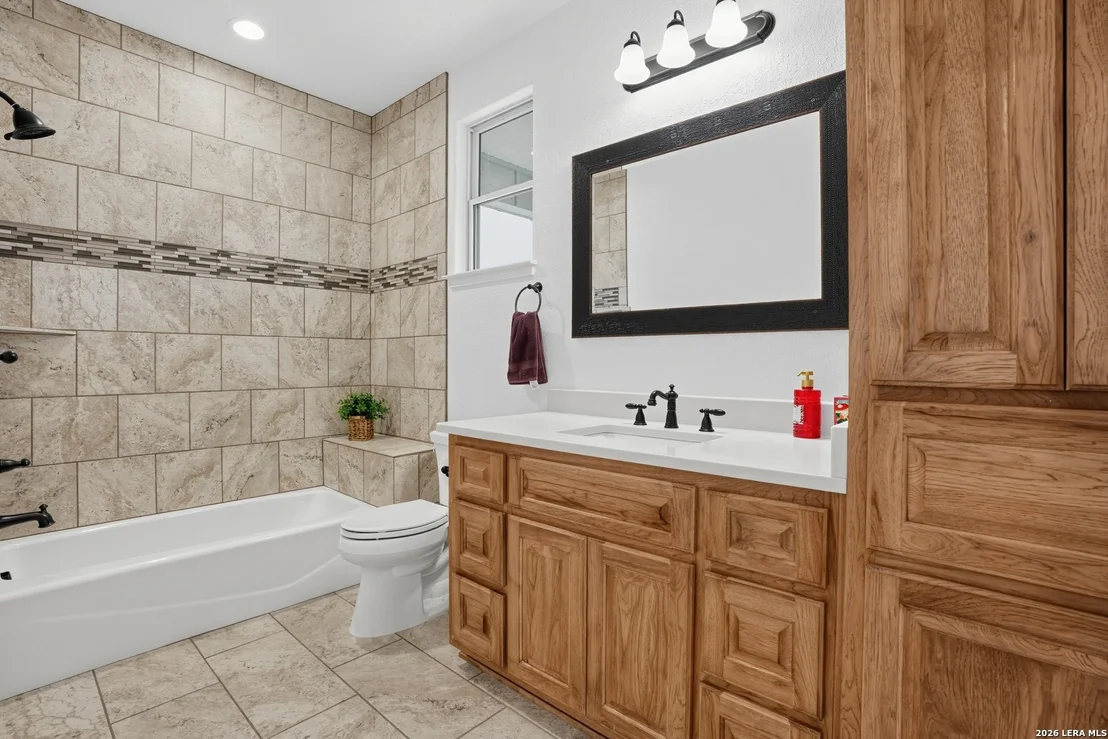 Photo of 105 OAK VIEW DR