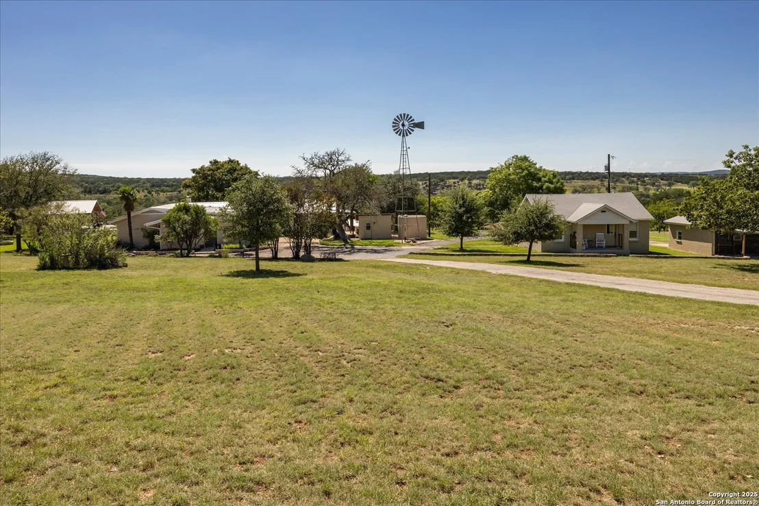 Photo of 461 Center Point Dr
