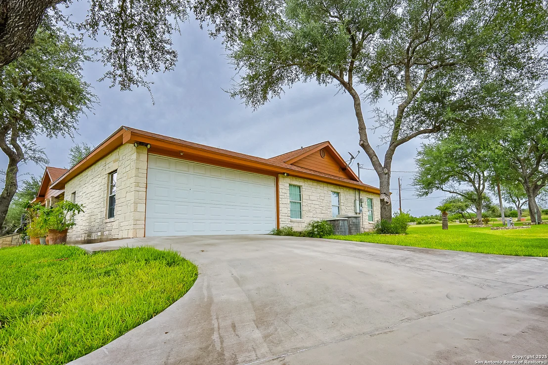 Photo of 2697 Oak Grove
