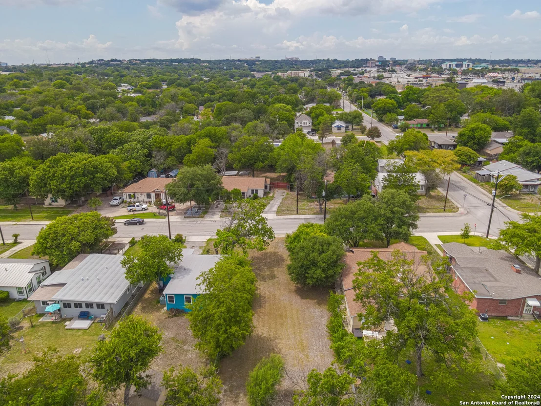 Photo of 210 CONCORD PL