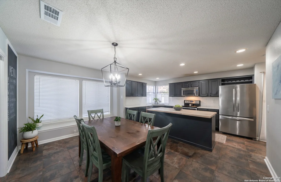 Photo of 2435 Pendant Oak