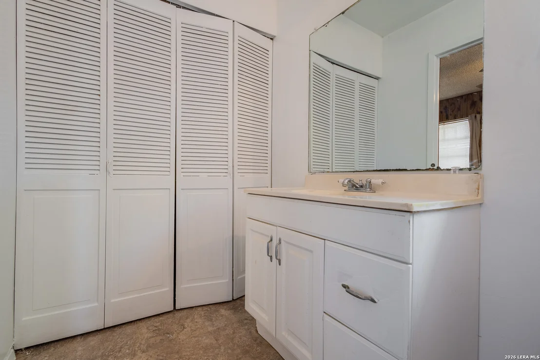 Photo of 819 N Comal