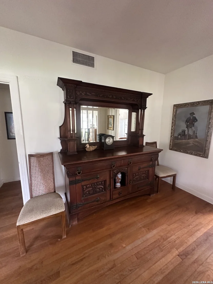 Photo of 844 Laurel