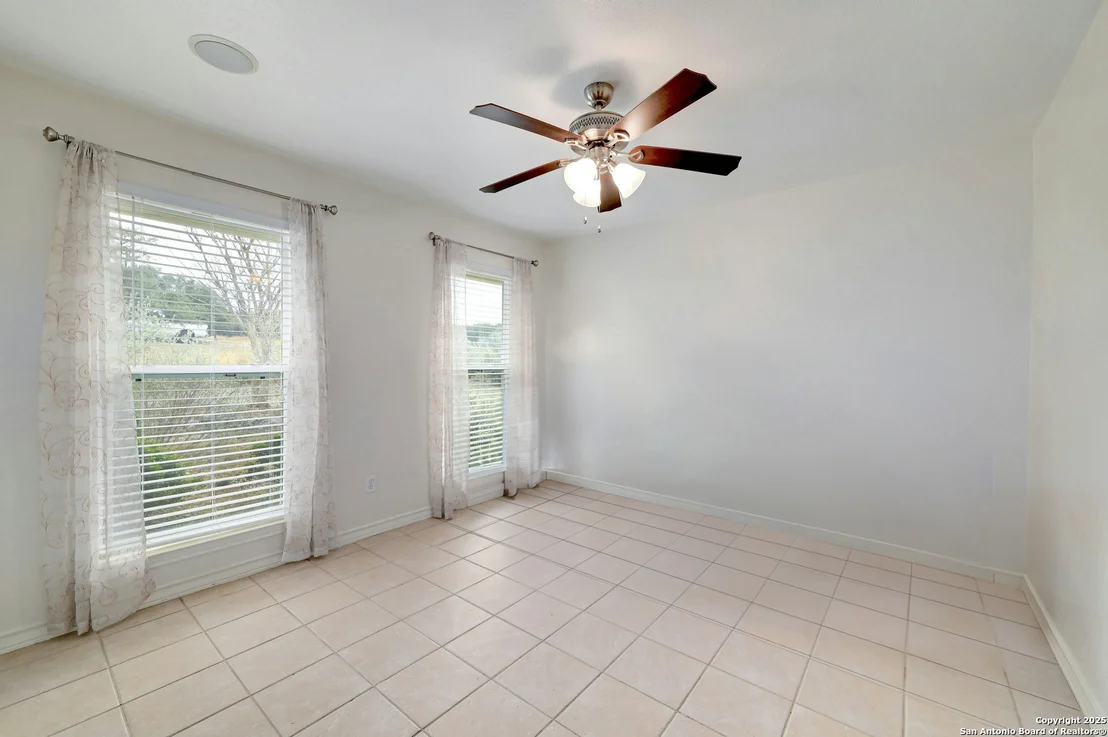 Photo of 315 Greenleaf Dr