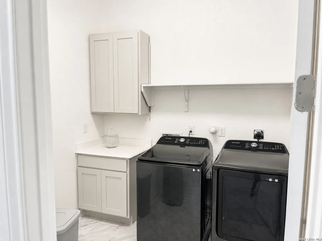 Photo of 1603 Oak Willow