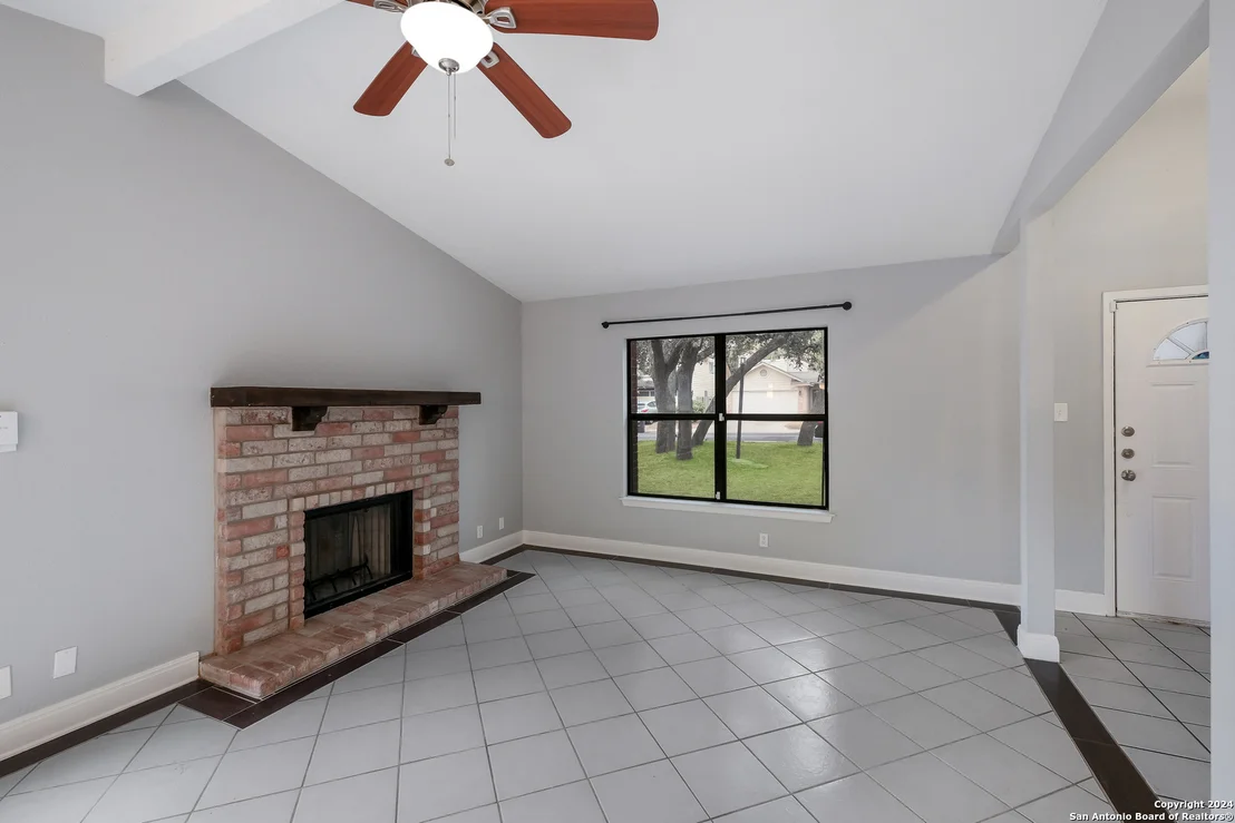 Photo of 2622 JOHNSON GRASS