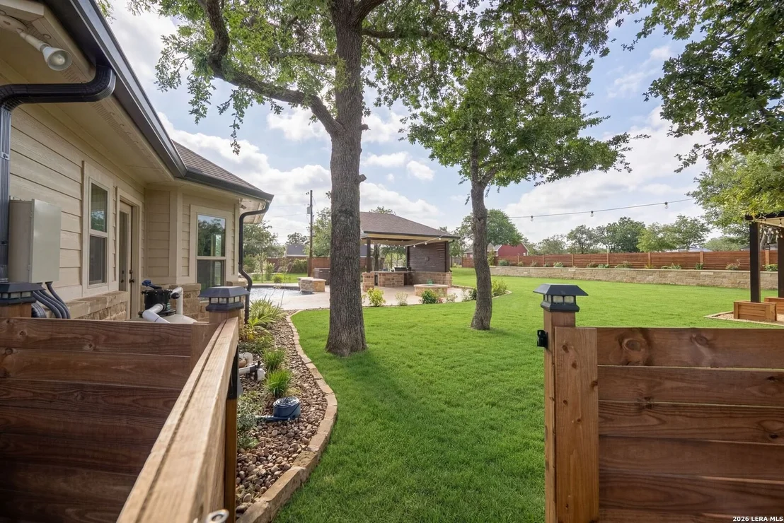 Photo of 1009 Bluebonnet Ln