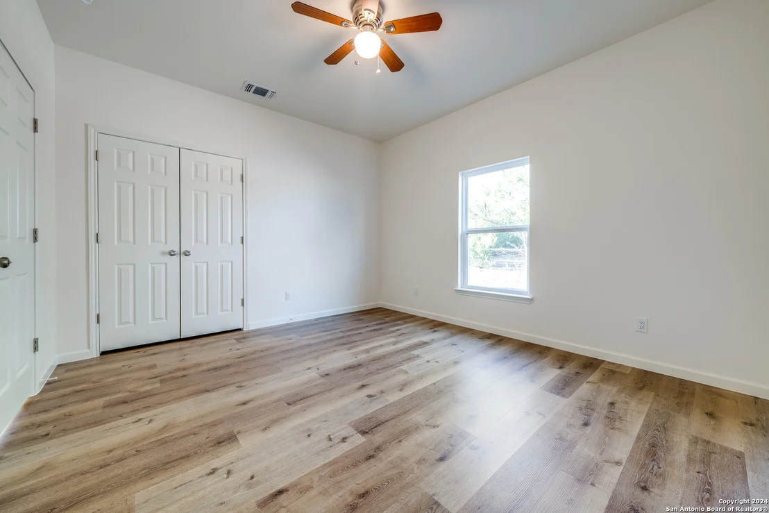 Photo of 5847 TREE VIEW ST