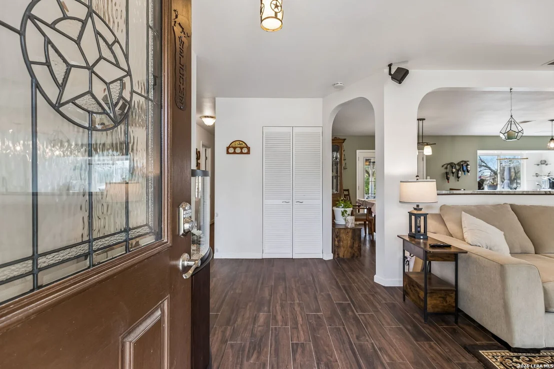 Photo of 218 Whispering Oaks