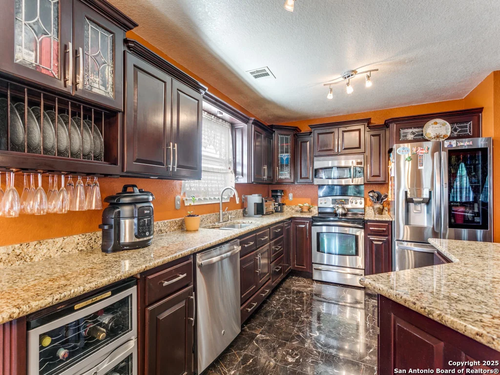 Photo of 10702 Diamond Rock